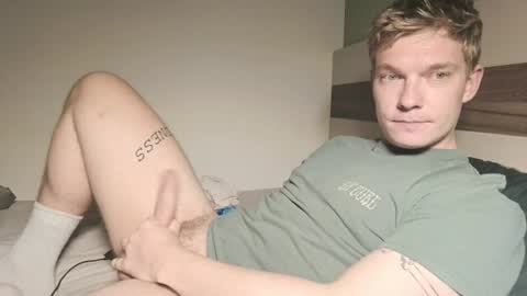 Snapshot of hercules__ chatting on 07-12-26, 04:31 Gregblonde Alextattoo online show from 07-12-26, 04:31
