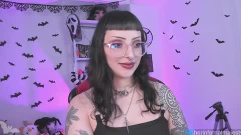 Snapshot of herinfernalmajesty chatting on 01-15-25, 01:56  Marie  online show from 01-15-25, 01:56