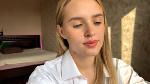 Sylvia online show from 10-11-25, 08:13