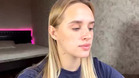 Sylvia online show from 10-21-25, 07:53