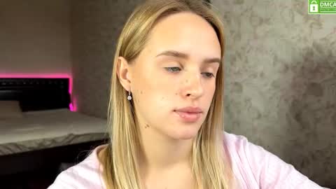 Sylvia online show from 10-22-25, 08:14