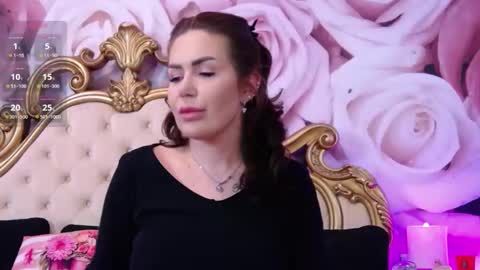 Snapshot of hessahessy chatting on 11-12-25, 05:02 Hessy online show from 11-12-25, 05:02