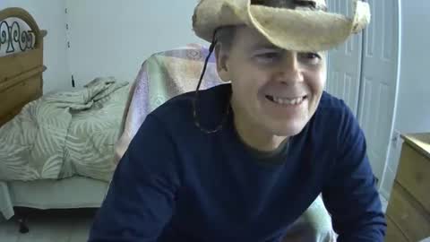 Snapshot of hewes1 chatting on 01-22-25, 10:37 hewes1 online show from 01-22-25, 10:37