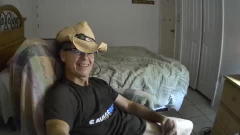 Snapshot of hewes1 chatting on 01-23-25, 10:54 hewes1 online show from 01-23-25, 10:54