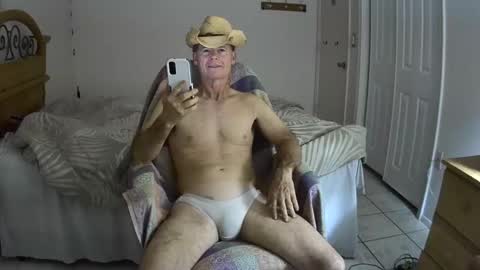 Snapshot of hewes1 chatting on 02-10-25, 04:52 hewes1 online show from 02-10-25, 04:52