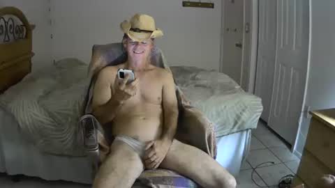 Snapshot of hewes1 chatting on 02-12-25, 11:40 hewes1 online show from 02-12-25, 11:40