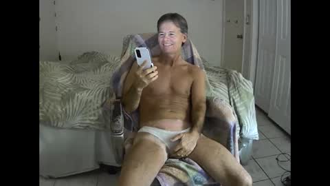 Snapshot of hewes1 chatting on 03-05-25, 10:44 hewes1 online show from 03-05-25, 10:44