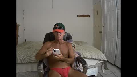 Snapshot of hewes1 chatting on 09-09-25, 09:31 hewes1 online show from 09-09-25, 09:31