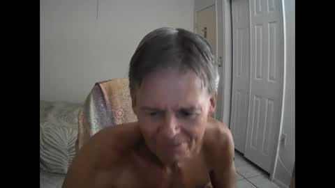 Snapshot of hewes1 chatting on 10-01-25, 02:39 hewes1 online show from 10-01-25, 02:39