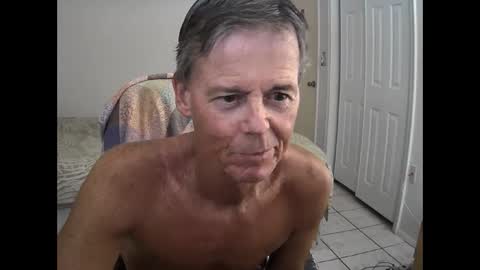 Snapshot of hewes1 chatting on 10-05-25, 06:06 hewes1 online show from 10-05-25, 06:06