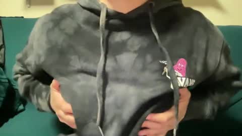 Snapshot of heybluebabe chatting on 02-20-25, 01:40 Blue  online show from 02-20-25, 01:40