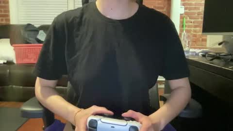 Snapshot of heybluebabe chatting on 03-05-25, 03:08 Blue  online show from 03-05-25, 03:08