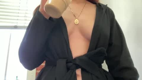 Snapshot of heybluebabe chatting on 03-07-25, 04:55 Blue  online show from 03-07-25, 04:55