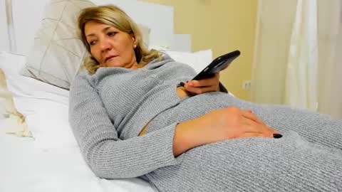 Heyheygrey online show from 02-14-25, 07:12