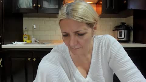 Heyheygrey online show from 09-18-25, 07:43