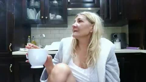 Heyheygrey online show from 11-21-25, 05:39