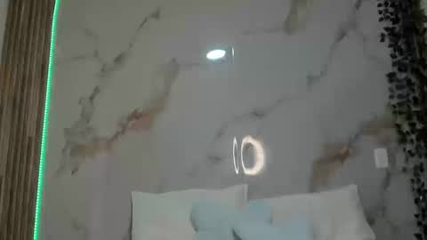 Snapshot of heyyo1808 chatting on 09-09-25, 09:03 heyyo1808 online show from 09-09-25, 09:03