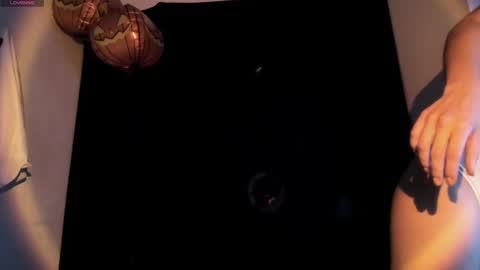 Snapshot of heyyo1808 chatting on 10-27-25, 10:03 heyyo1808 online show from 10-27-25, 10:03