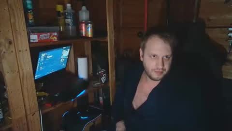 Snapshot of hharveyden chatting on 02-18-26, 10:17 H Dawg online show from 02-18-26, 10:17