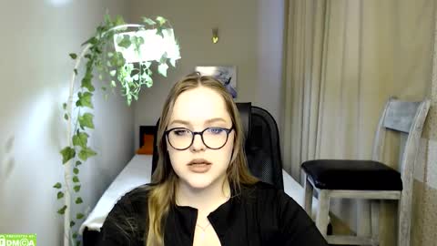 Snapshot of hi_haos chatting on 02-18-26, 11:39 hi_haos online show from 02-18-26, 11:39