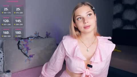 Elizabeth online show from 09-19-25, 03:13