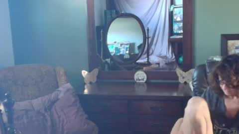 hidden_gold_milf online show from 10-16-25, 06:09