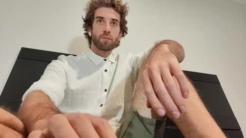 Snapshot of hiddengaze chatting on 02-17-26, 06:21 HiddenGaze online show from 02-17-26, 06:21