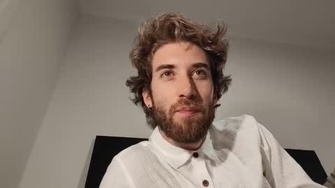 Snapshot of hiddengaze chatting on 02-24-26, 07:28 HiddenGaze online show from 02-24-26, 07:28