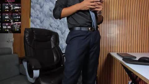 Snapshot of hiddenoffice chatting on 09-26-25, 11:09 George online show from 09-26-25, 11:09