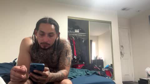 hihello300 online show from 12-22-25, 08:17