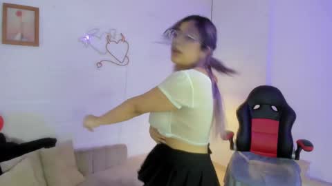 hikaru_dl online show from 03-08-25, 06:43