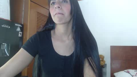 hilaril18 online show from 01-24-25, 03:11