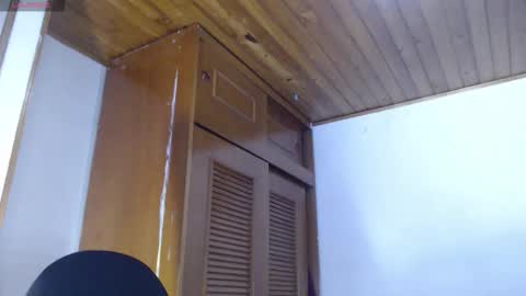 hilaril18 online show from 11-21-25, 12:10