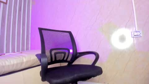  Hillary  online show from 02-16-25, 05:15