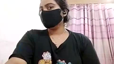 himuhimu22 online show from 12-19-25, 03:52