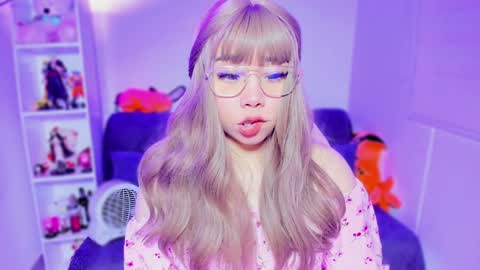 Hinata online show from 12-21-24, 05:25