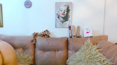 hinata lee online show from 01-23-25, 04:19