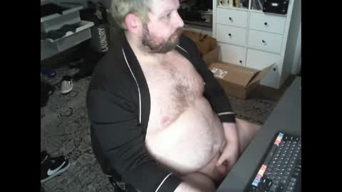 Snapshot of hipguy91 chatting on 03-09-25, 05:22 hipguy91 online show from 03-09-25, 05:22