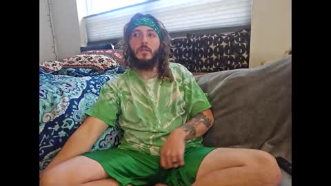 hippiejagain online show from 10-29-25, 07:15