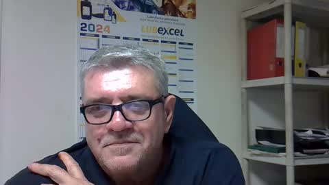 Snapshot of hippopotame17 chatting on 12-04-24, 04:27 hippo online show from 12-04-24, 04:27