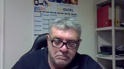 Snapshot of hippopotame17 chatting on 12-10-24, 06:44 hippo online show from 12-10-24, 06:44