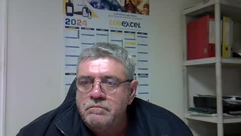 Snapshot of hippopotame17 chatting on 12-12-24, 05:04 hippo online show from 12-12-24, 05:04