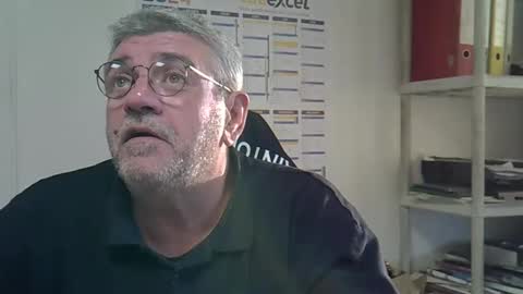 Snapshot of hippopotame17 chatting on 12-13-24, 03:32 hippo online show from 12-13-24, 03:32