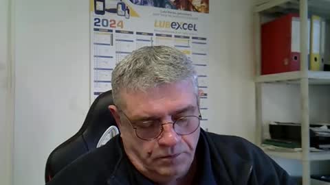 Snapshot of hippopotame17 chatting on 12-16-24, 09:24 hippo online show from 12-16-24, 09:24