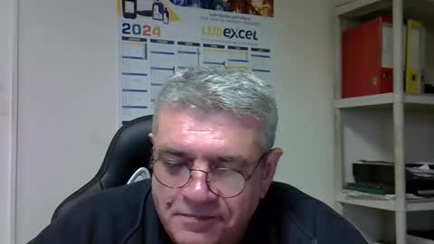 Snapshot of hippopotame17 chatting on 12-16-24, 12:27 hippo online show from 12-16-24, 12:27