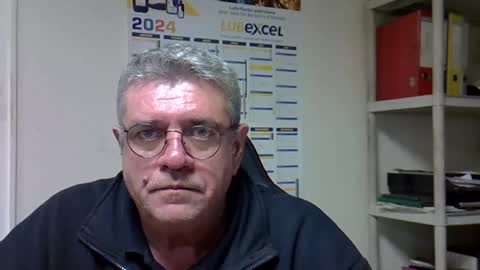 Snapshot of hippopotame17 chatting on 12-17-24, 04:43 hippo online show from 12-17-24, 04:43