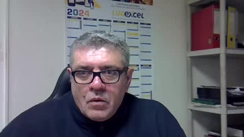 Snapshot of hippopotame17 chatting on 12-18-24, 06:32 hippo online show from 12-18-24, 06:32