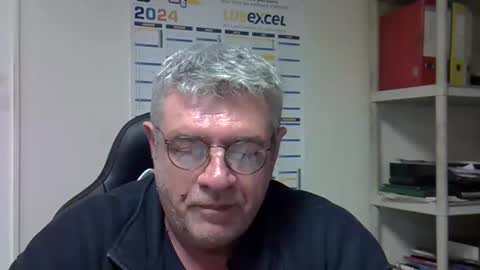 Snapshot of hippopotame17 chatting on 12-19-24, 04:35 hippo online show from 12-19-24, 04:35