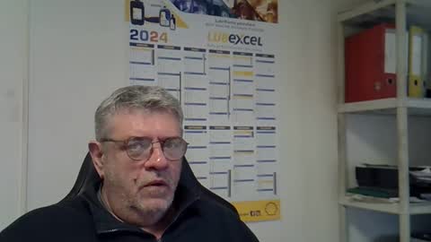 Snapshot of hippopotame17 chatting on 12-24-24, 09:17 hippo online show from 12-24-24, 09:17