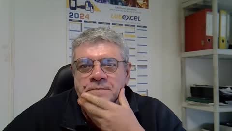 Snapshot of hippopotame17 chatting on 01-03-25, 12:52 hippo online show from 01-03-25, 12:52